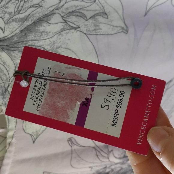 Vince Camuto overlay... - Picture 7 of 10